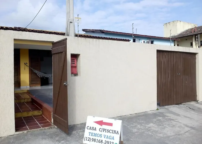 Casa com piscina na Praia Grande